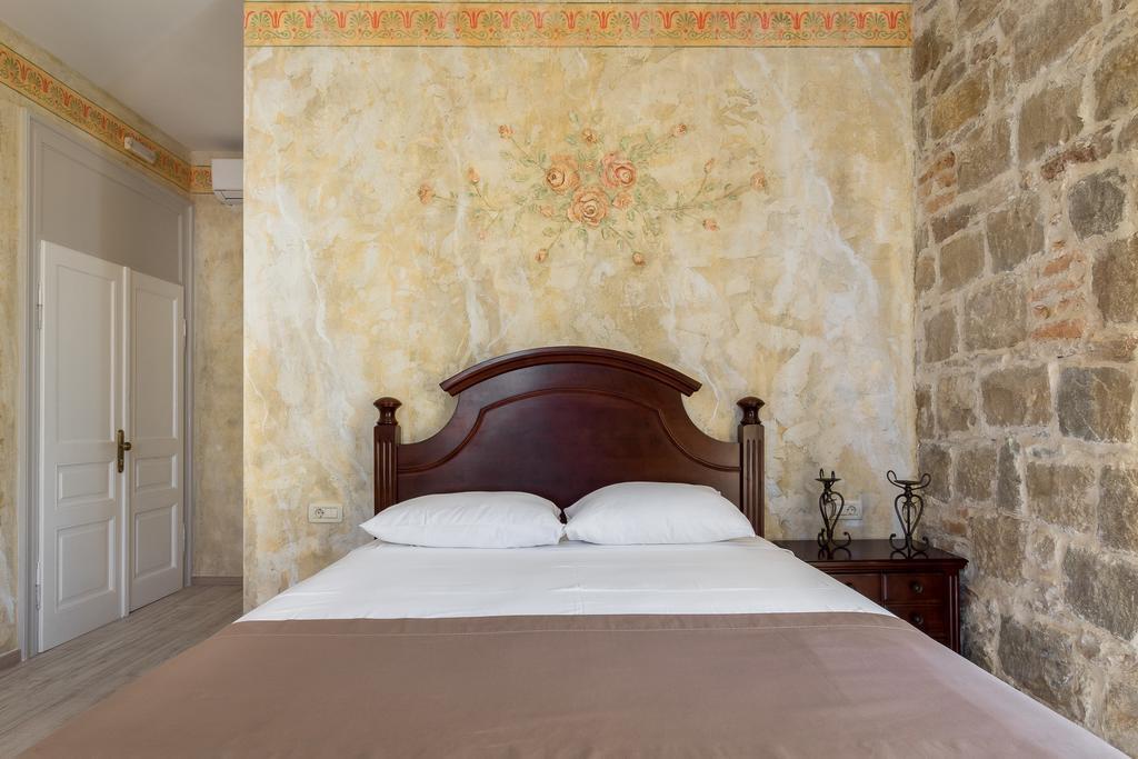 Pietra Rossa Hotel Split Exterior photo